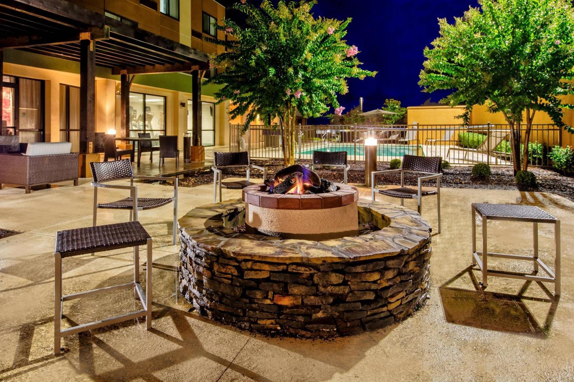 Courtyard By Marriott Troy Hotell Exteriör bild