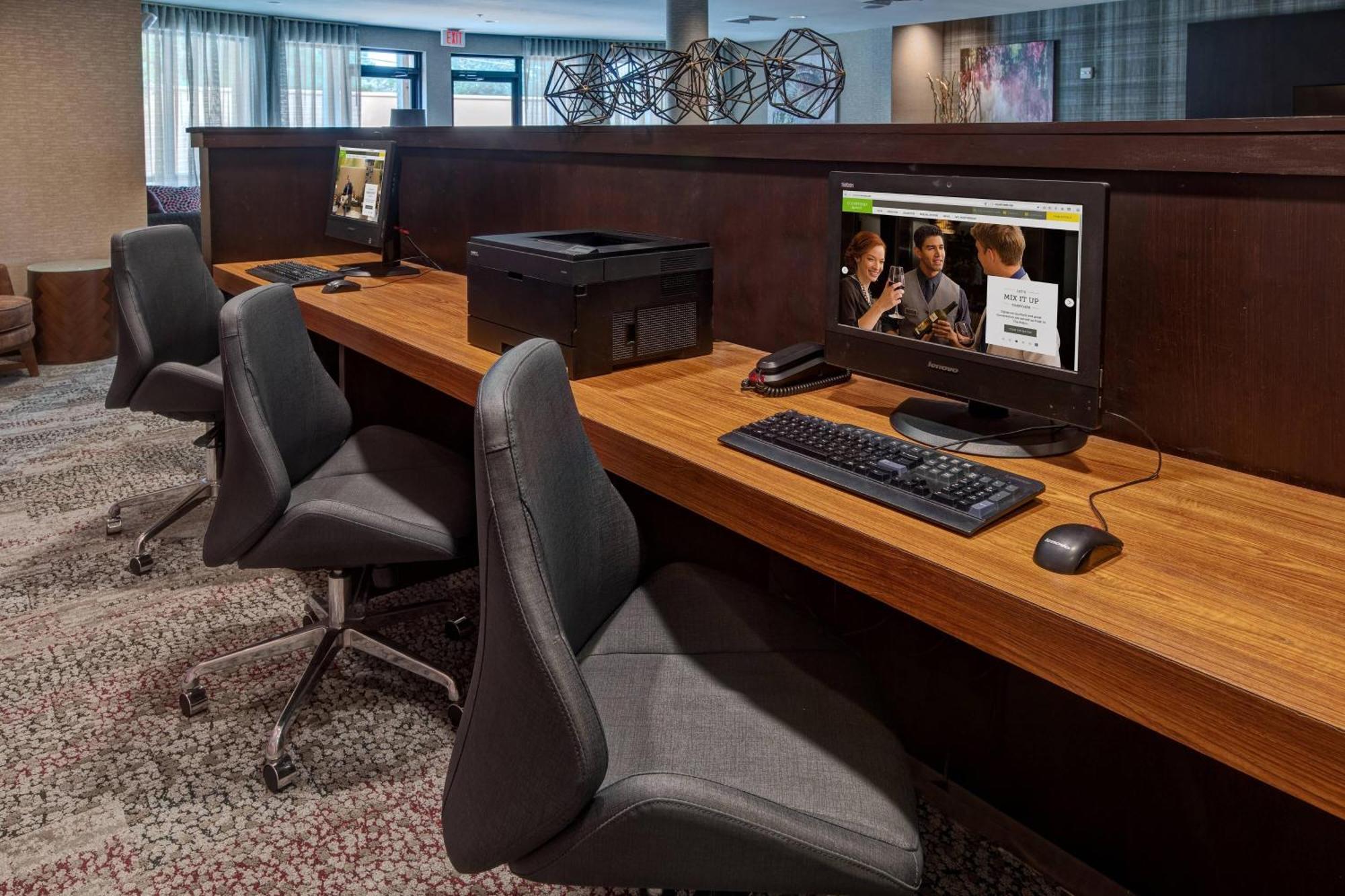 Courtyard By Marriott Troy Hotell Exteriör bild